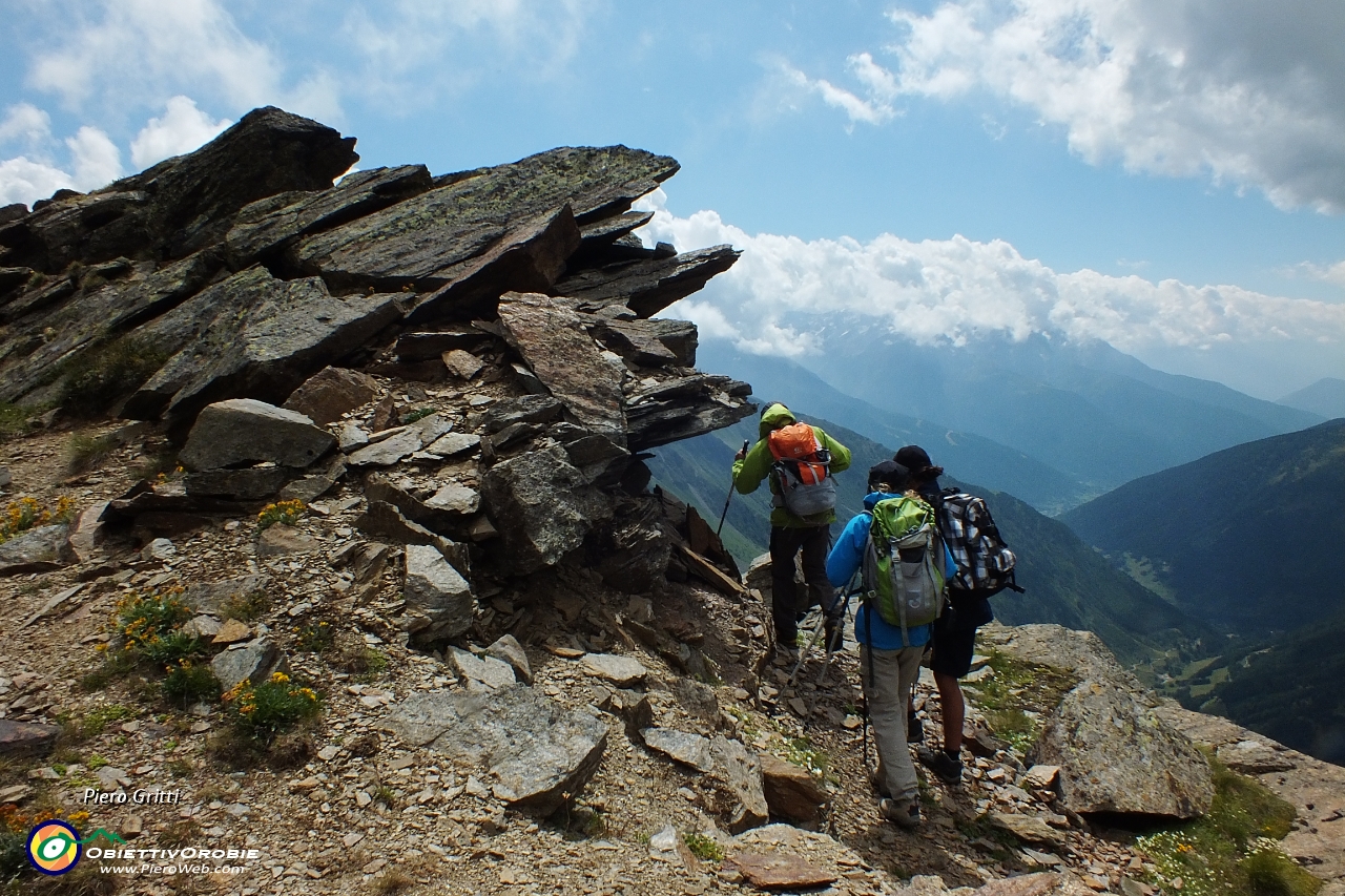 38 Sara, Andrea e Paolo scendono al Rifugio.JPG